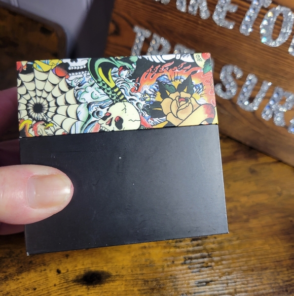 Ed Hardy mens Black Gold Gray Skull Watch - Picture 5 of 8